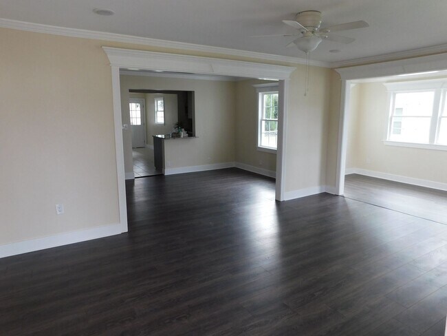 Foto del edificio - Completely Renovated 3 bed, 2bath home