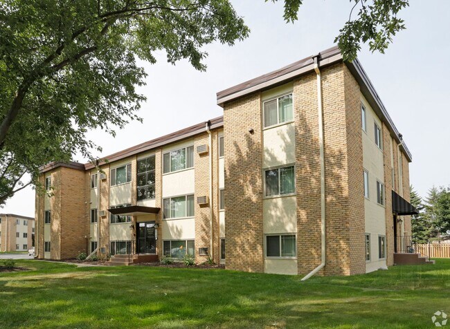 Foto del edificio - 3407-3417 65th Avenue N