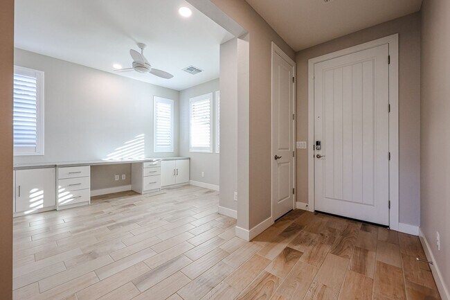 Foto del edificio - Luxury Home in Sterling Grove with all the...