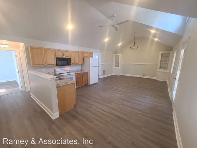 Building Photo - 2 br, 1 bath House - 410 Evergreen Road