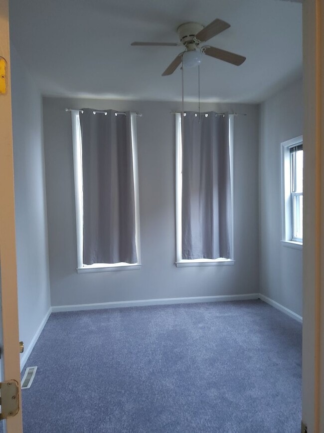 Little Italy Carriage House offering A/C a... - Little Italy Carriage House offering A/C a...