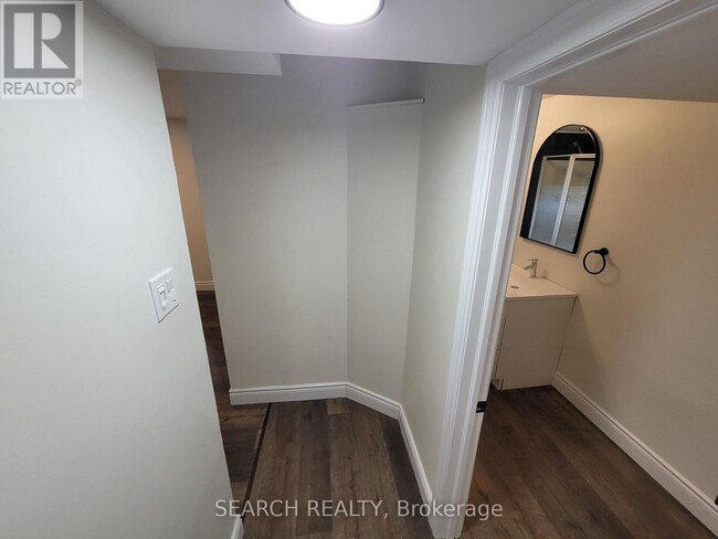 Building Photo - 75 Edwina Ct