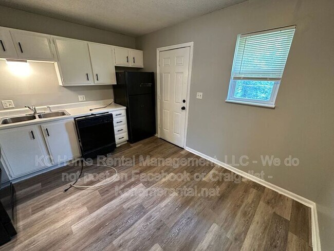 Foto del edificio - 9227 E 54th St