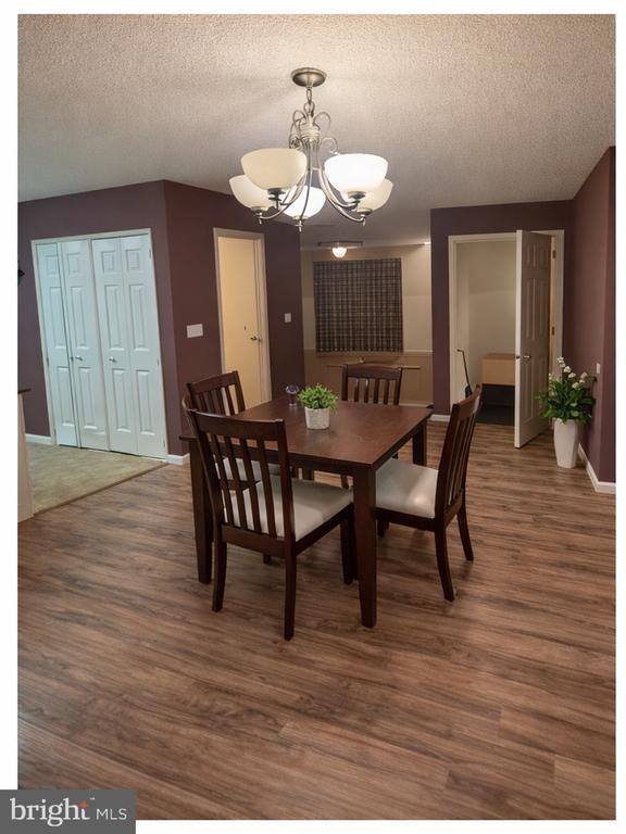 Foto del edificio - 1030 Betsy Ross Ct