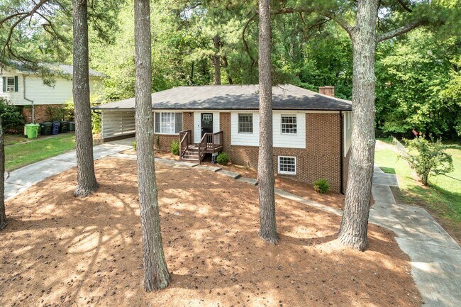 Building Photo - 2212 Foxtrot Rd