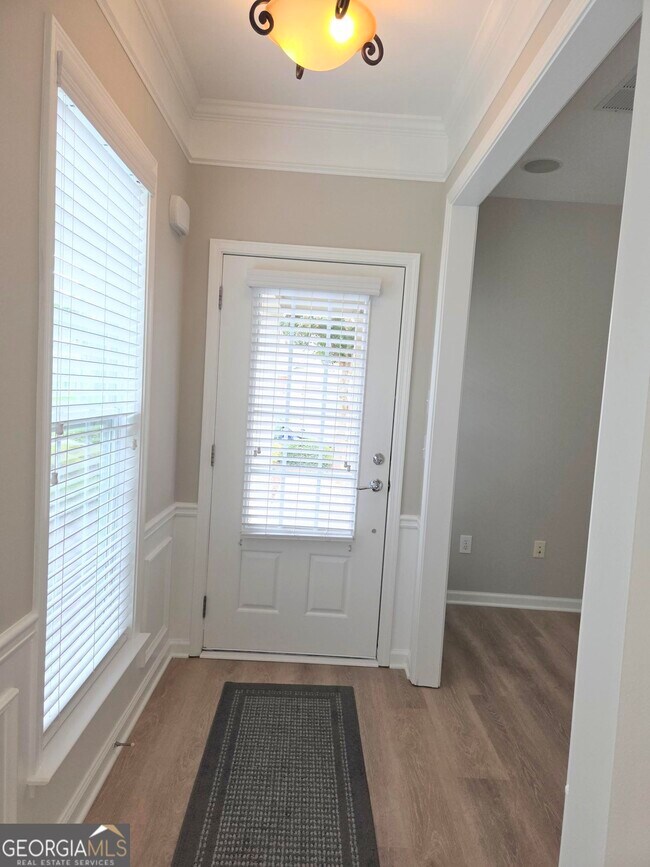 Foto del edificio - 6105 Longleaf Dr