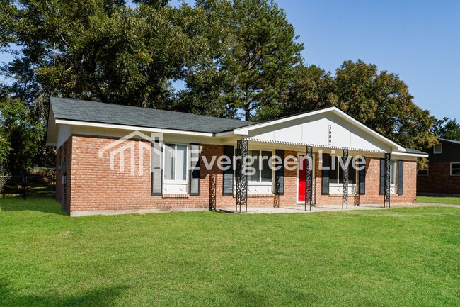 Building Photo - 3609 Massoit Dr