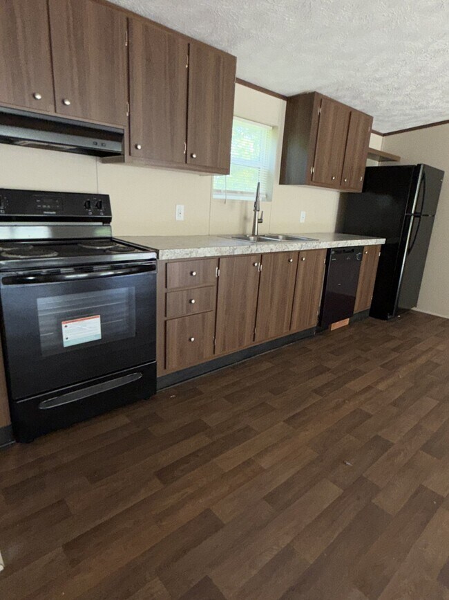 Building Photo - 125 Clays Ct