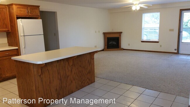 Building Photo - 2624 Southridge Dr