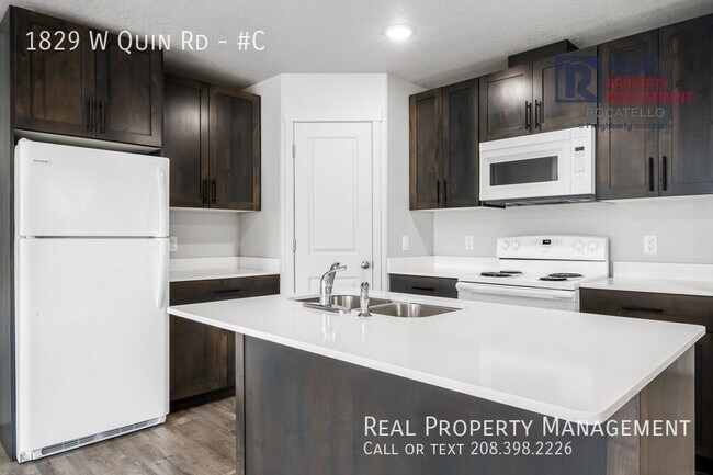 Foto del edificio - MOVE IN SPECIAL - 3 Bedroom 1 Bath Apartment