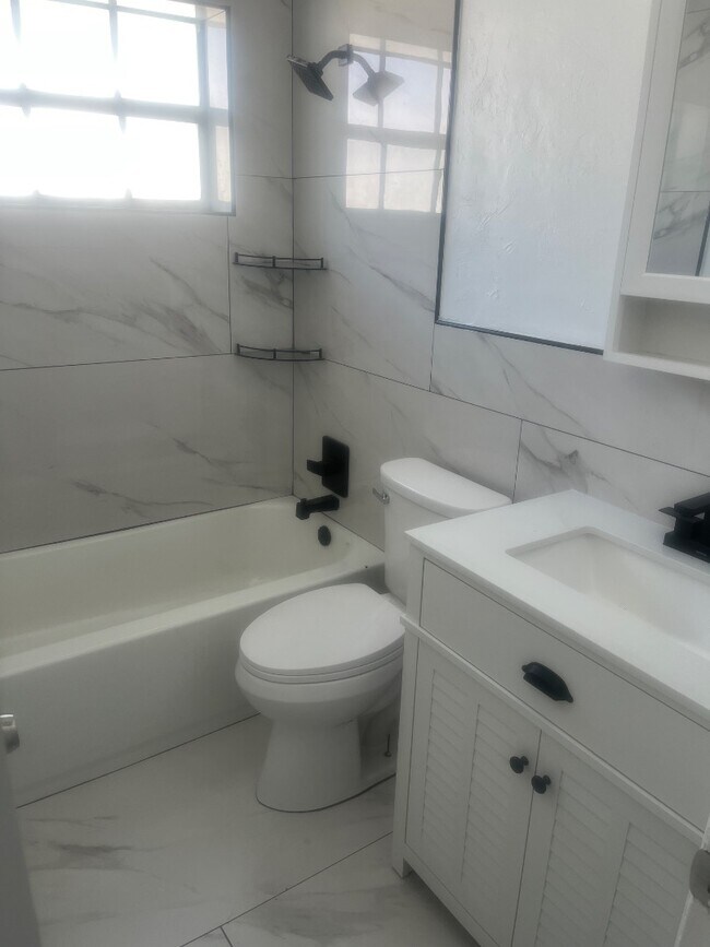 Foto del edificio - 2371 NW 61st St