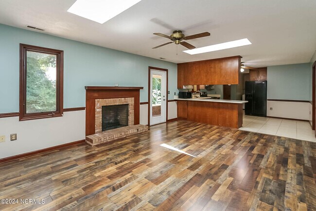 Building Photo - 4300 Ward Dr