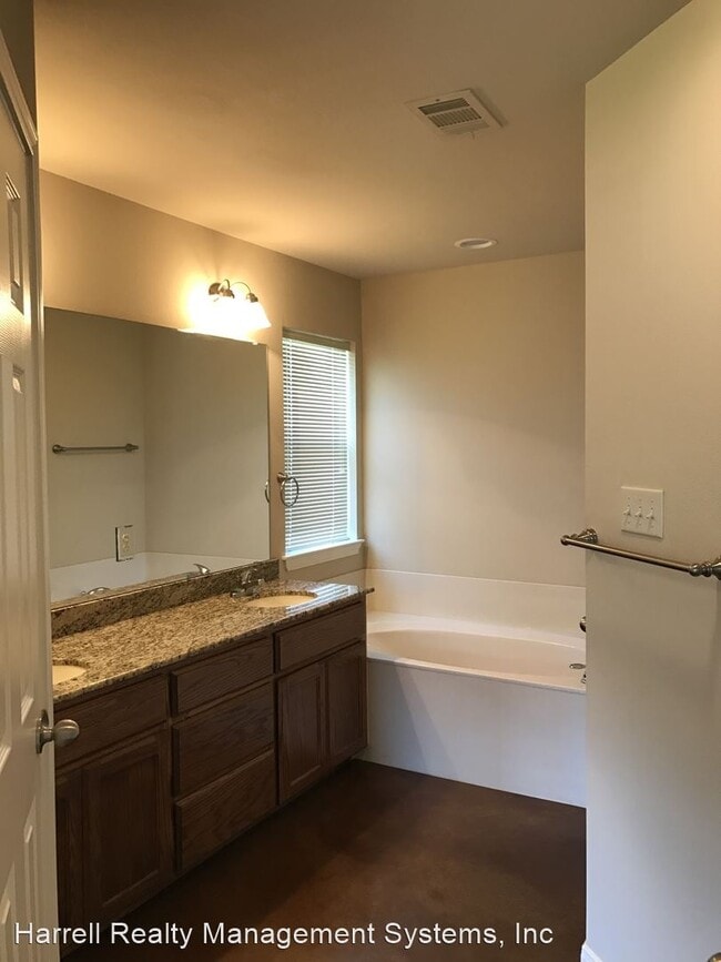 Building Photo - 3 br, 2 bath House - 627 Park Lane