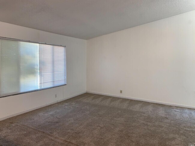 Building Photo - 203 Providence Pl