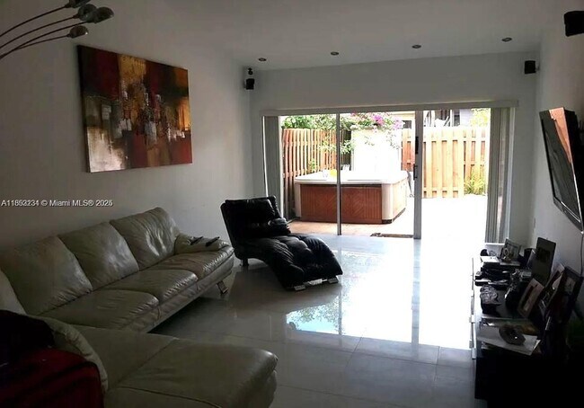 Foto del edificio - 546 NE 199th Ln