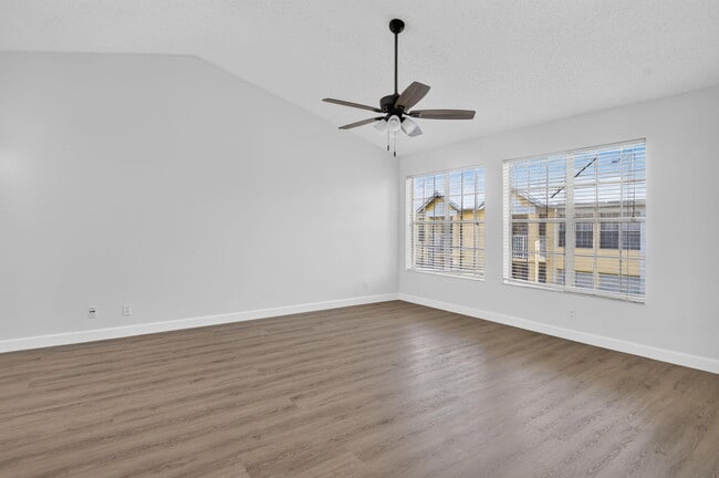Building Photo - 6323 La Costa Dr