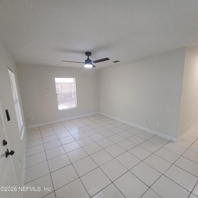 Foto del edificio - 253 Stillwell Ave