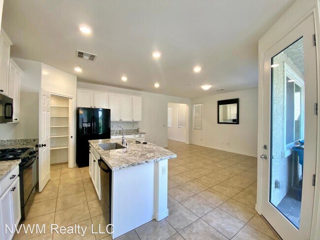 Building Photo - 3 br, 2.5 bath House - 968 Lotus Falls St.