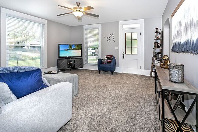 Foto del edificio - 349 S Chillicothe St