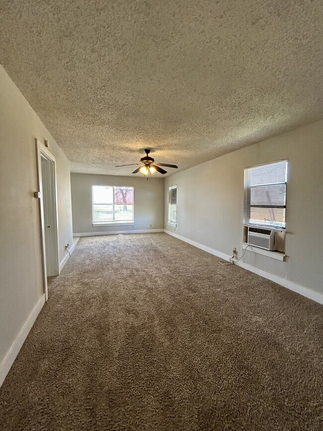 Foto del edificio - 3507 E 19th St