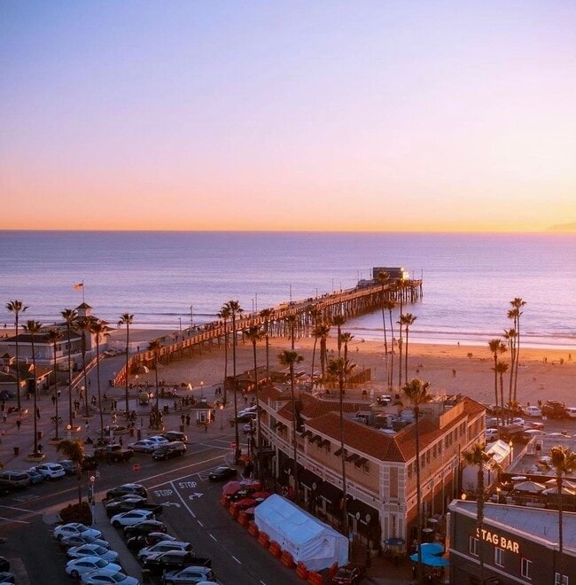 Walk/Bike to Newport Beach Pier - 700 Lido Park Dr
