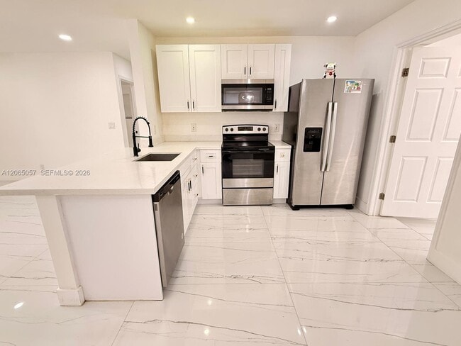 Building Photo - 4088 SW 51st St