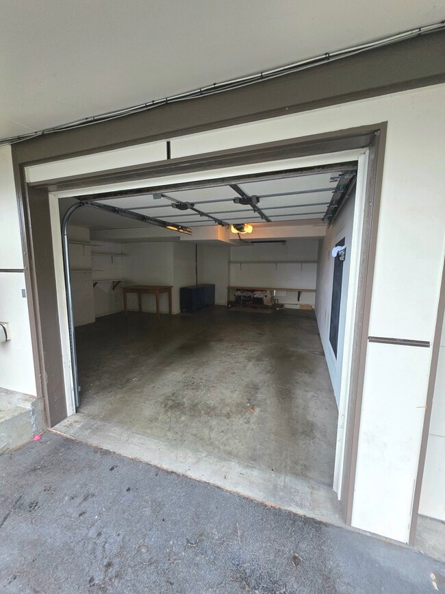 Building Photo - 2012 Thorndyke Ave W