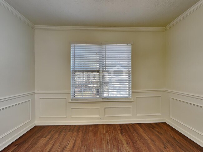 Building Photo - 2180 Stoneoak Dr