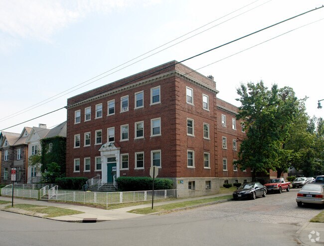 Building Photo - Neil Manor
