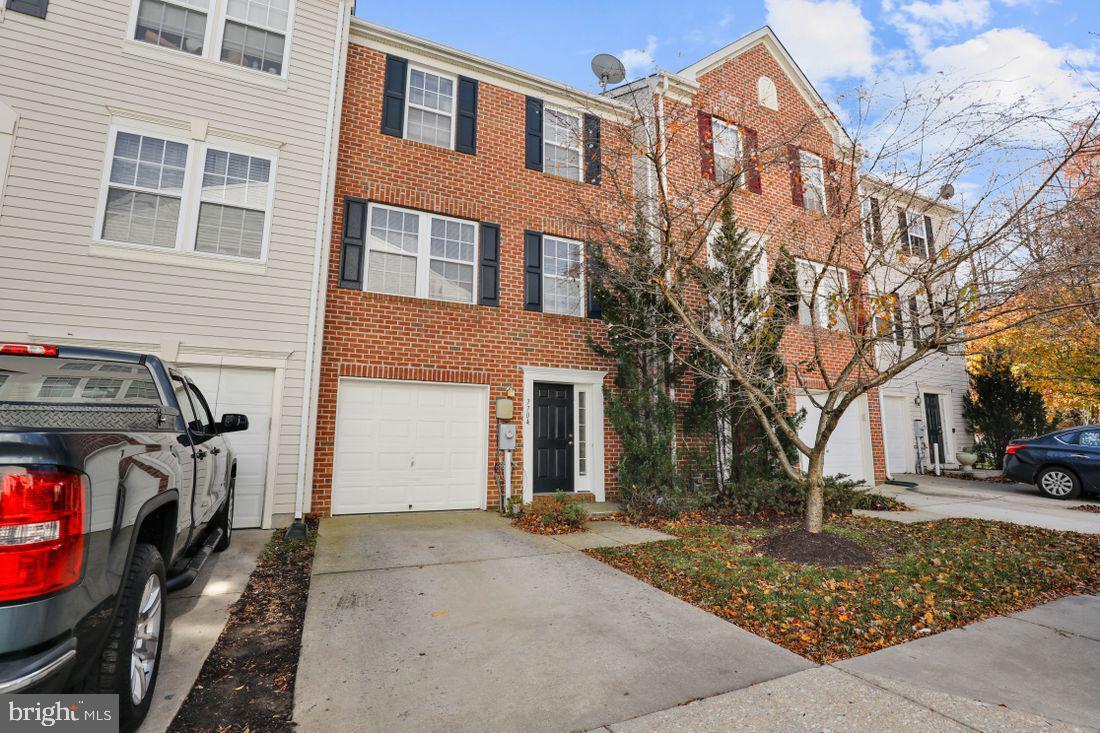 Primary Photo - 7704 English Oak Cir