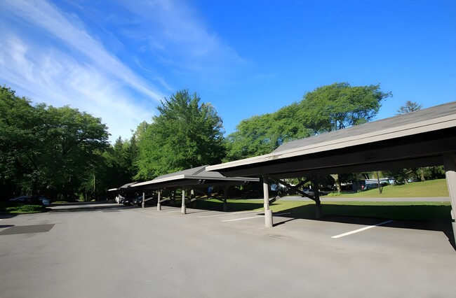 Building Photo - Woodlake Apartments