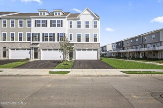 Building Photo - 20 Gramercy Dr