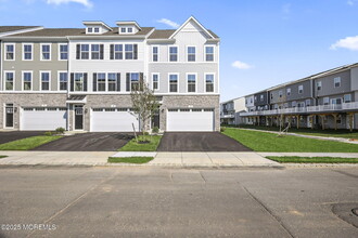 Building Photo - 20 Gramercy Dr