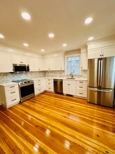 Building Photo - 23 Seaview St