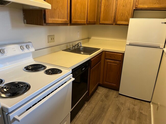 Building Photo - 17 Charter Oak Pl