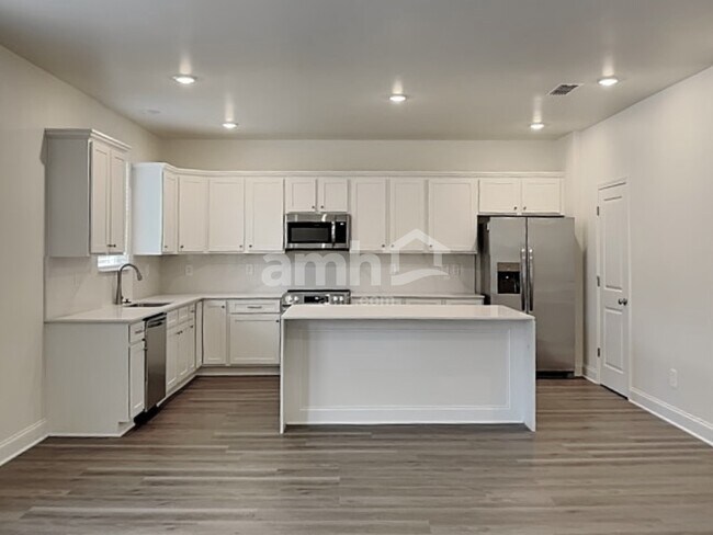 Building Photo - 3018 Ansley Place Rd