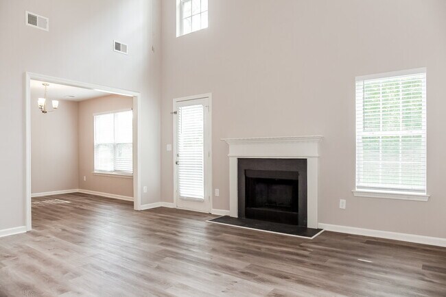 Foto del edificio - 532 Moss Stream Ln