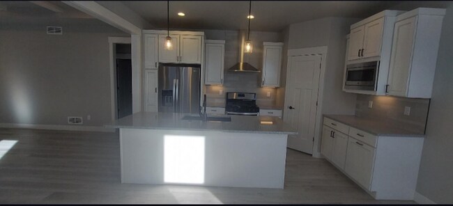 Building Photo - 7431 Three Hearts Trl
