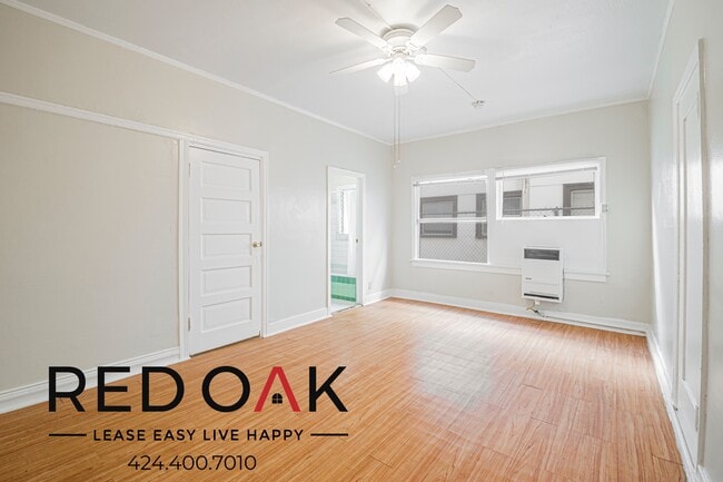 Foto del edificio - 2966 James M Wood Blvd