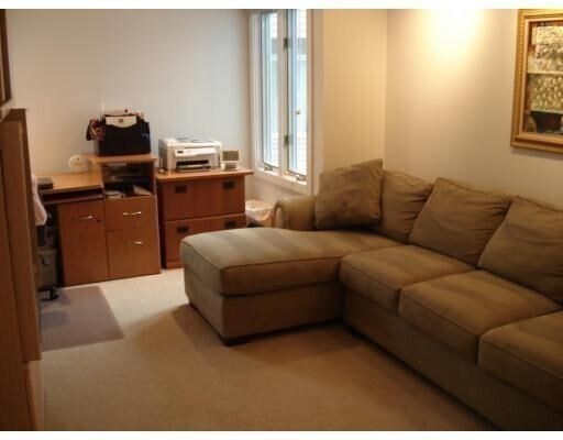 Building Photo - 43 Fresh Pond Pl