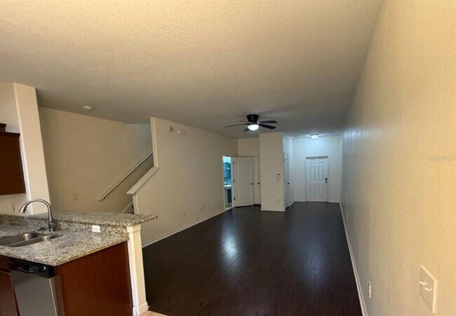 Building Photo - 2807 Lantern Hill Ave