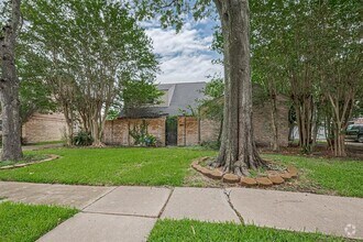 Building Photo - 2107 Shadowbriar Dr