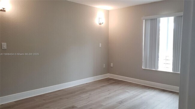 Foto del edificio - 4810 NW 79th Ave