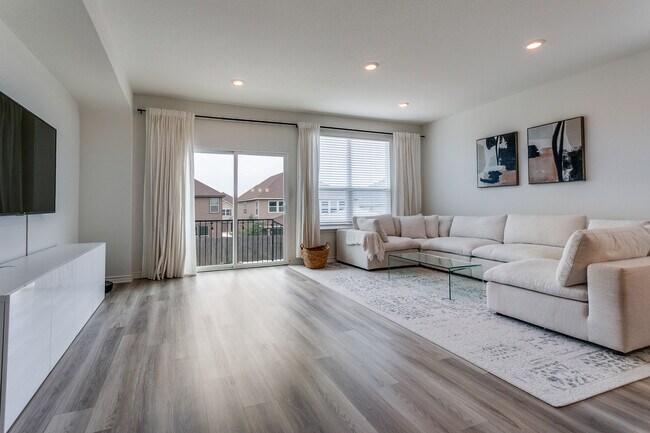 Foto del edificio - 15063 Tethys Wy