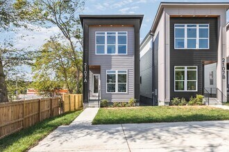 Building Photo - 2107 Courtney Ave