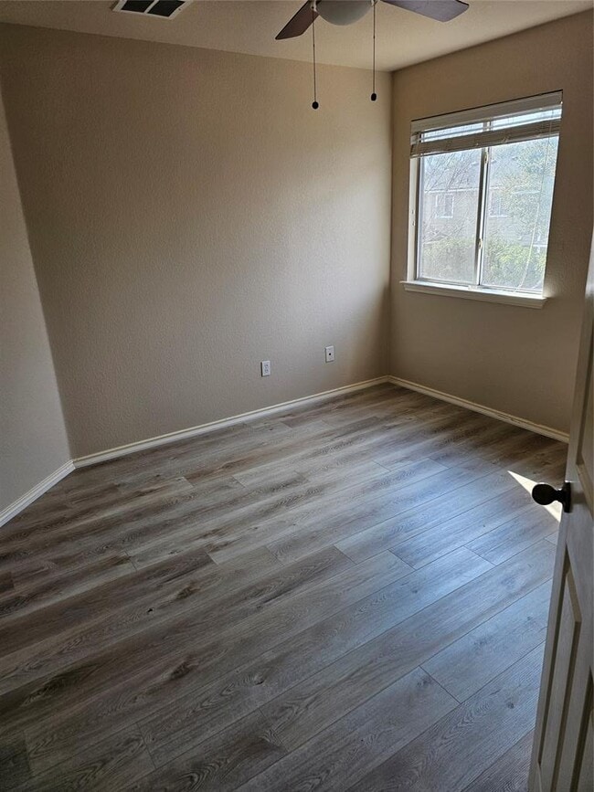 Building Photo - 10506 Wylie Dr