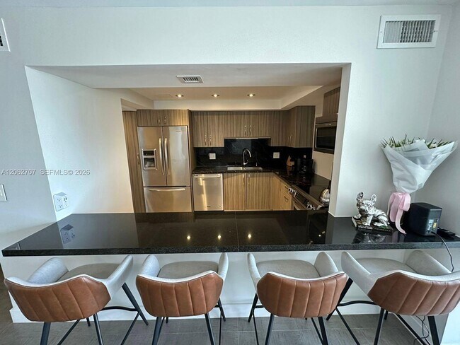 Foto del edificio - 801 Three Islands Boulevard