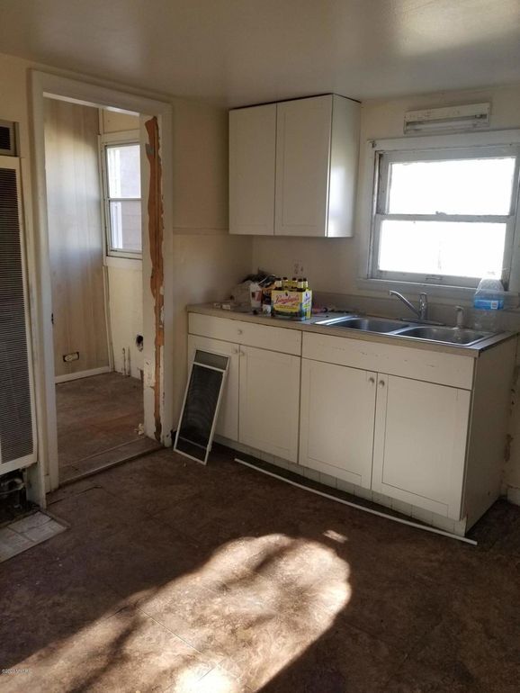 Building Photo - 2816 Leahy St