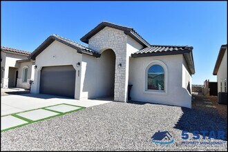 Building Photo - 652 Paseo Dulce Ave