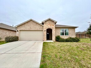 Building Photo - 2120 Alamo Heights Ave